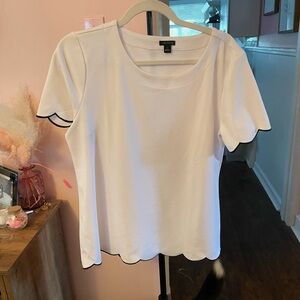 Ann Taylor Fitted Cream Short Sleeve Tee